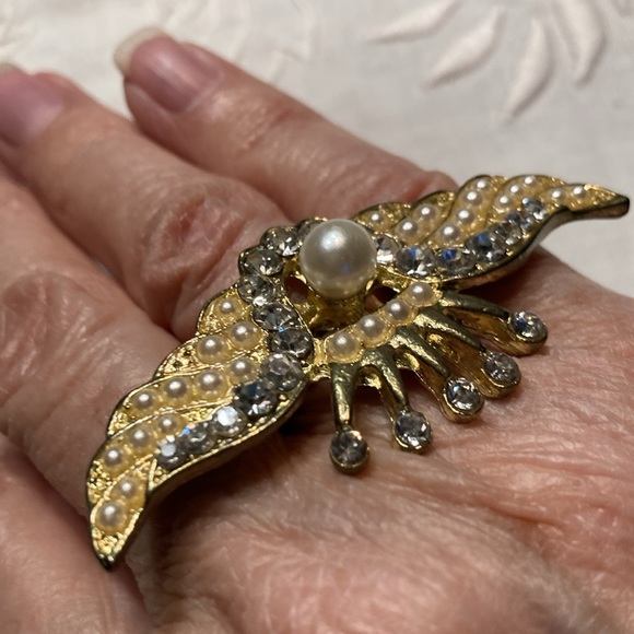 Pair crowned angel wing rings, adjustable sz., 1 st, 1 gt.    $20 - Picture 2 of 7